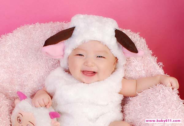 一岁女婴小白羊，科技新星照亮未来生活