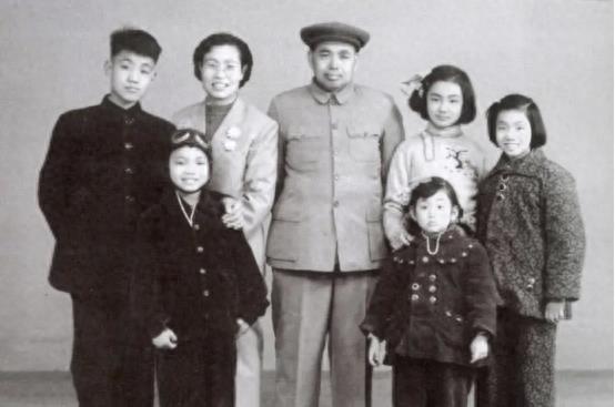 最新动态主题，拥抱自然，探寻内心宁静的乐土