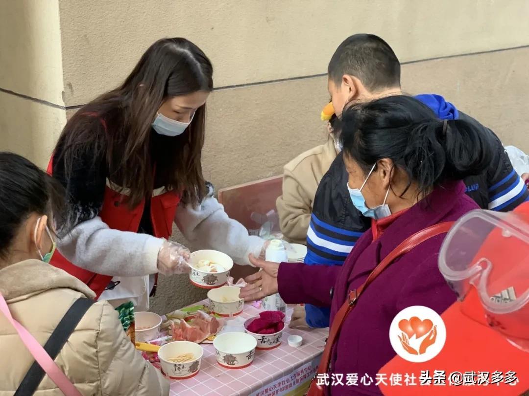 最新美甲钻款式，自然美景与心灵之旅的完美结合