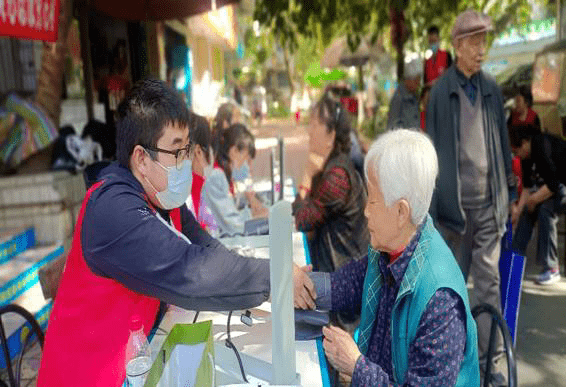 学习变化的力量与自信的绽放，一场雨的启示与成长之路