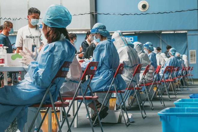 中国最新疫情发展及小城抗疫故事，疫情下的温情日常