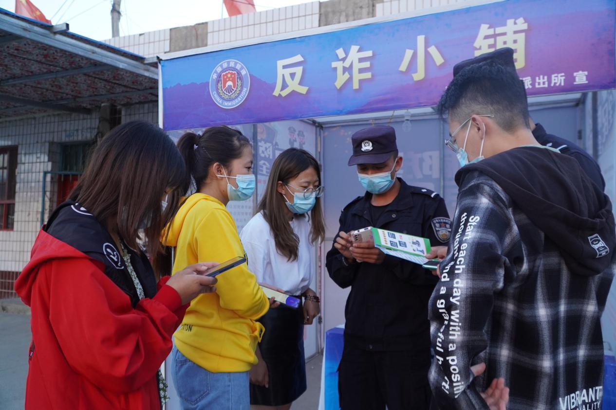 反诈宣传知识普及，小巷深处的智慧小铺揭秘