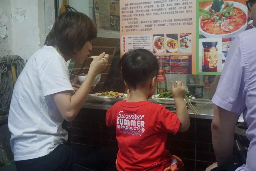 探索独特小巷风味，下载快手最新版应用，发现隐藏版特色小店