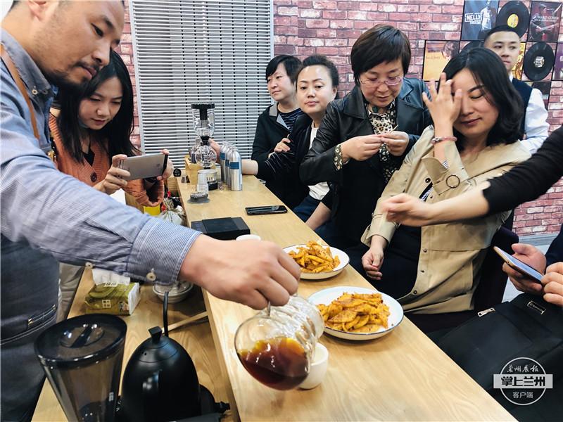 探索小巷深处的电影宝藏，最新6v电影下载奇妙之旅