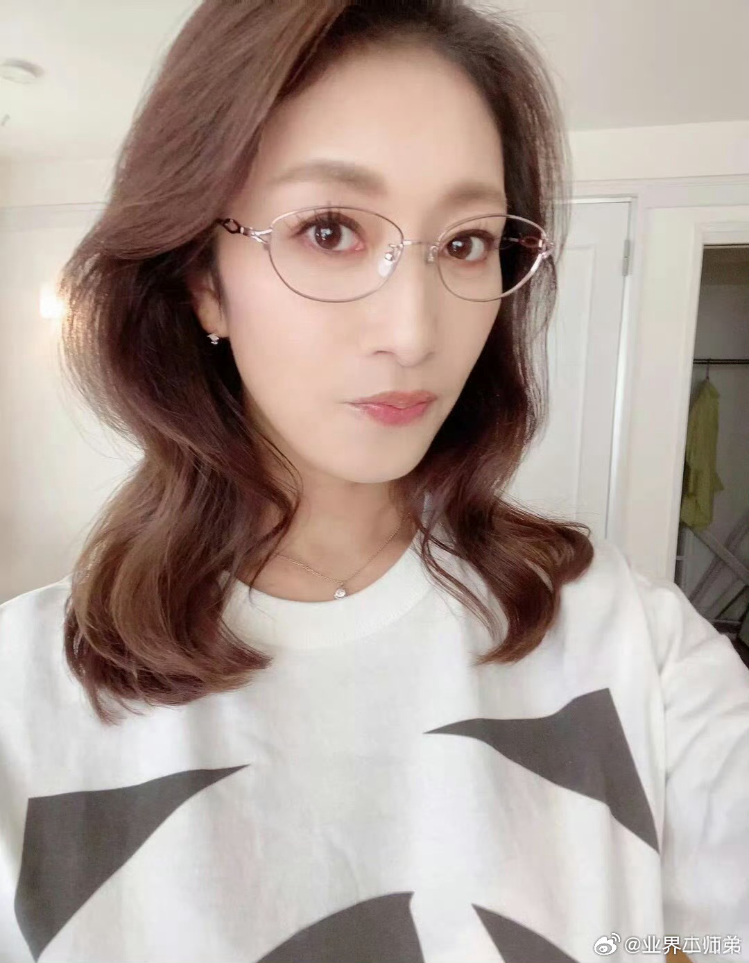 小早川怜子最新动态揭秘，探索自然美景之旅，寻找内心平和之地