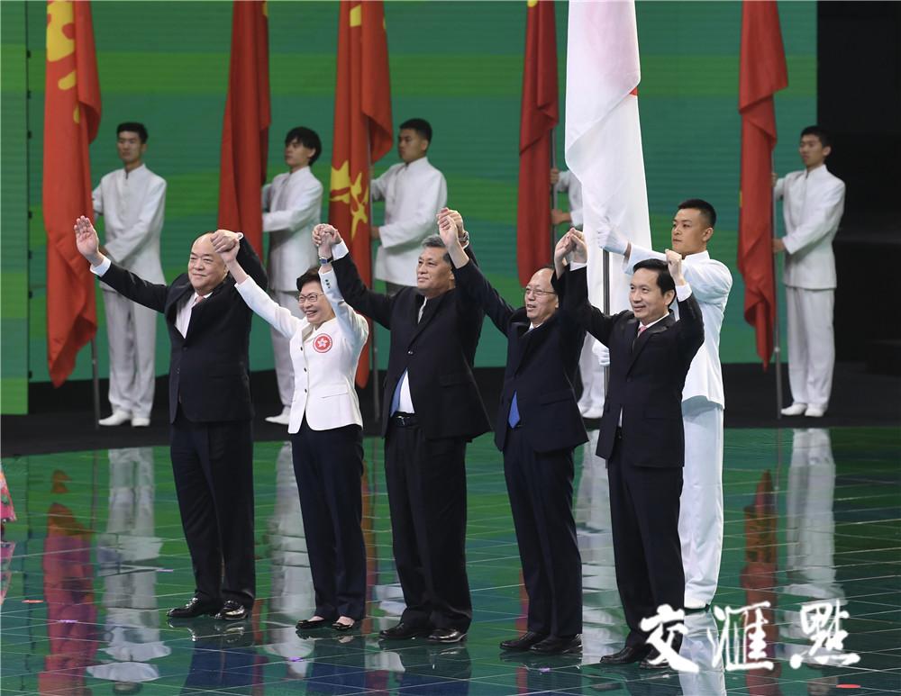 新2025澳门兔费资料,数据导向计划_父母版57.284