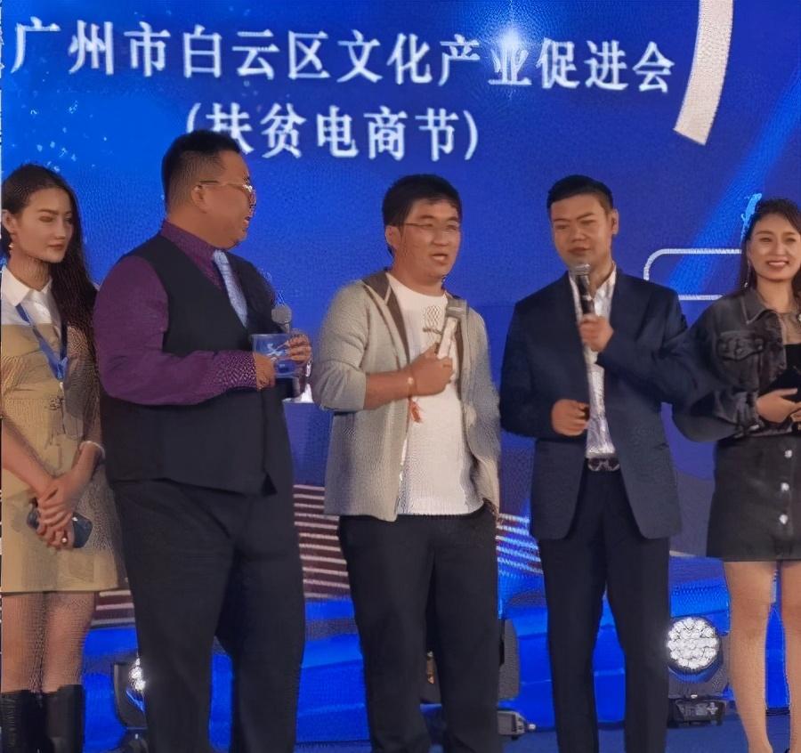 汪峰音乐盛宴，最新演唱会震撼之夜
