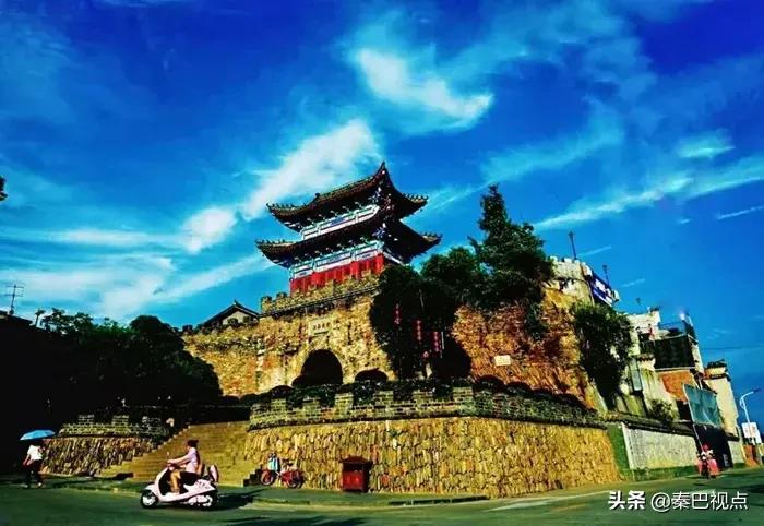 科技重塑商业空间，最新商铺出租引领未来生活新潮流