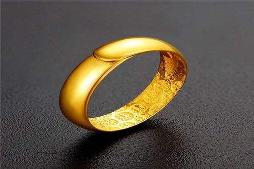 千足金最新价格揭秘，科技之光引领黄金价值，未来金融魅力体验展