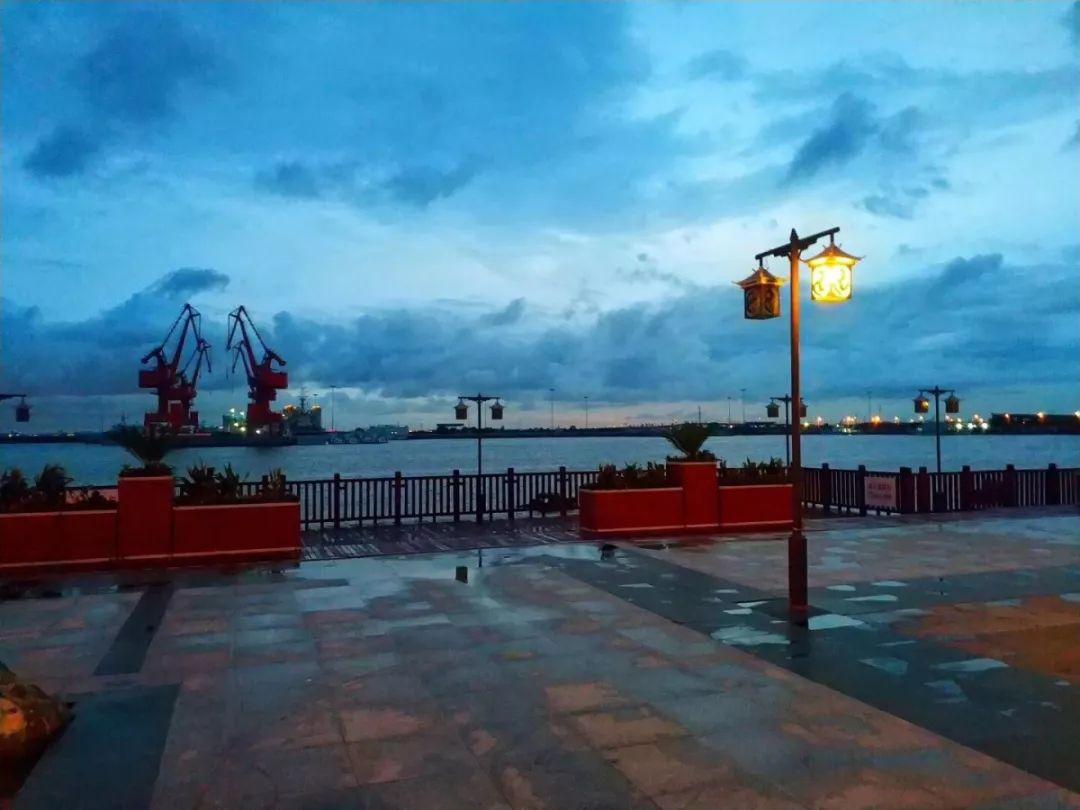 港区招聘网最新招聘信息，探索自然美景，寻找宁静港湾的职场之旅