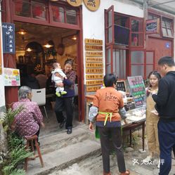最新劳务信息及小巷深处的特色小店探秘揭秘